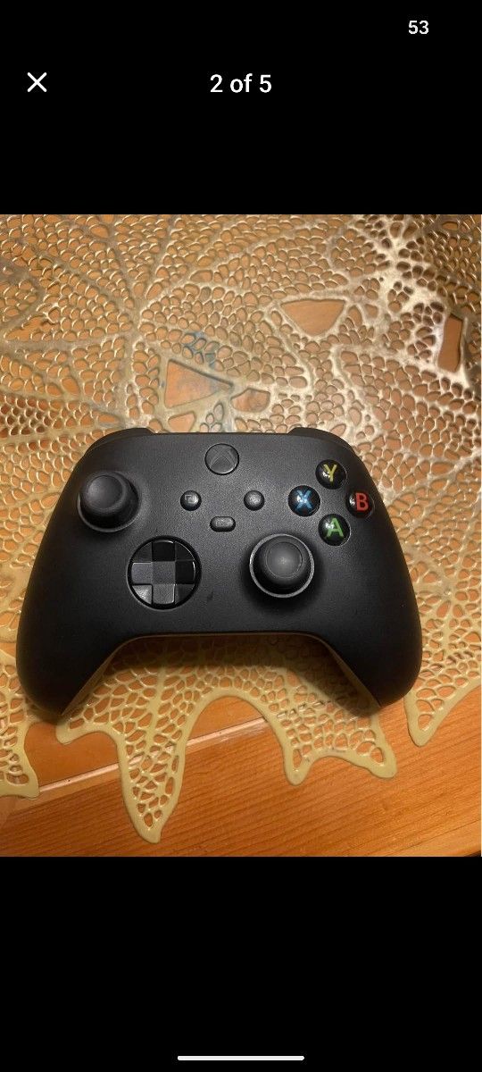 Xbox Wireless Controller in Carbon Black Everything Works Great 👍
