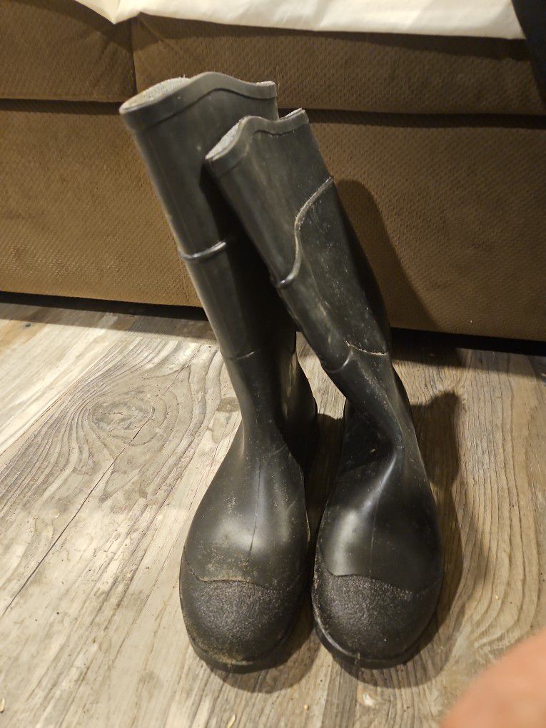 SERVUS Rubber Boots - Black Sz 8 Men's/10 Wmn's