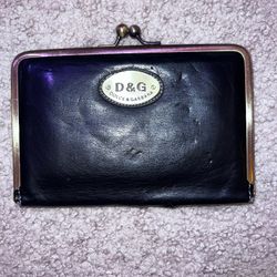 vintage dolce and cabbana wallet!