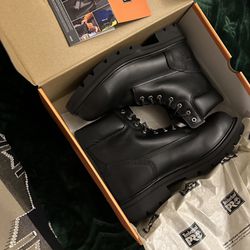 SIZE 11 BRAND NEW IN BOX TIMBERLAND BOOTS