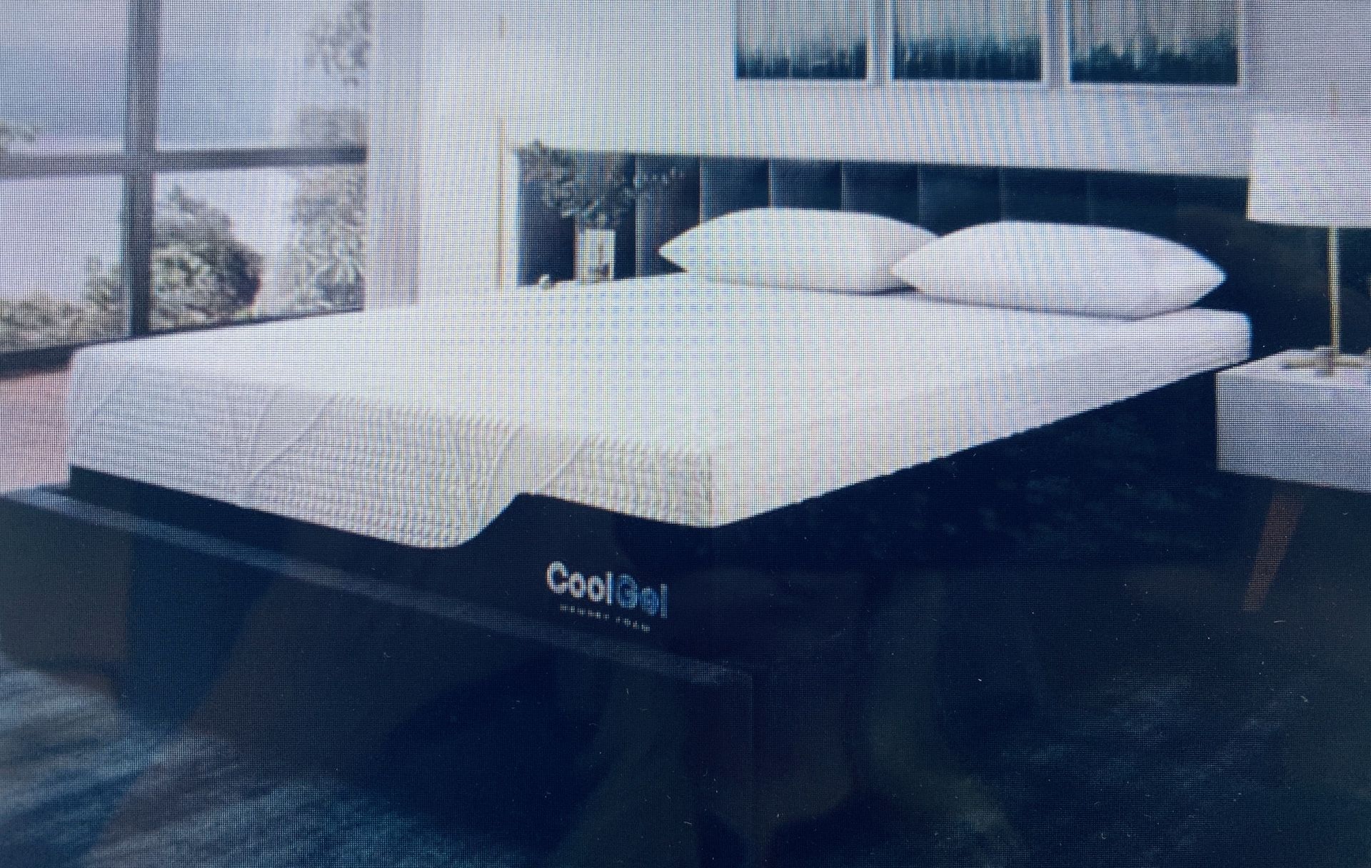 Deal of the century! Twin extra long Tempurpedic adjustable bed frame