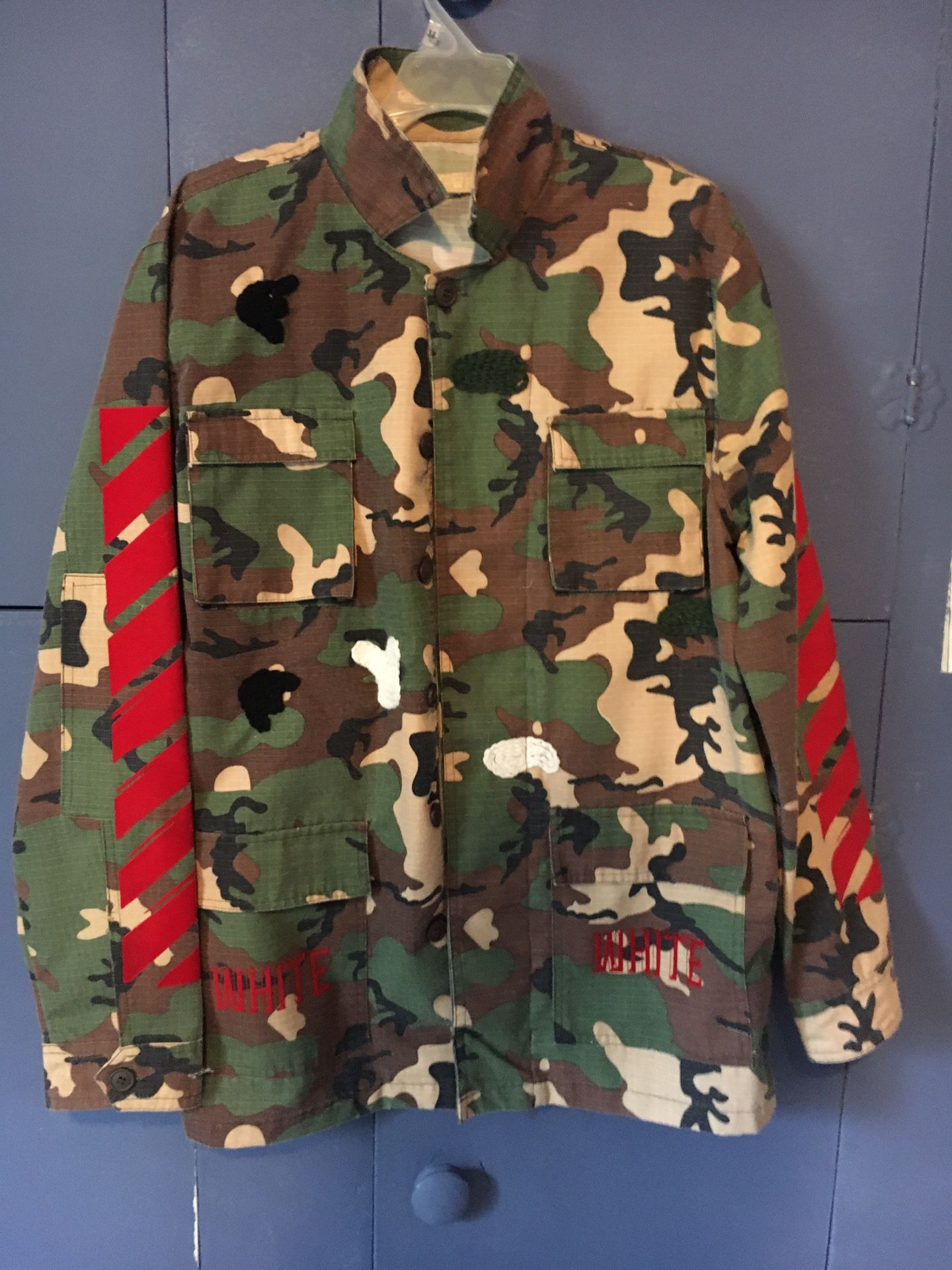 OFF WHITE Camo Jacket (large)