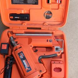 Paslode Cordless Framing Nail Gun. With 2 Batteries