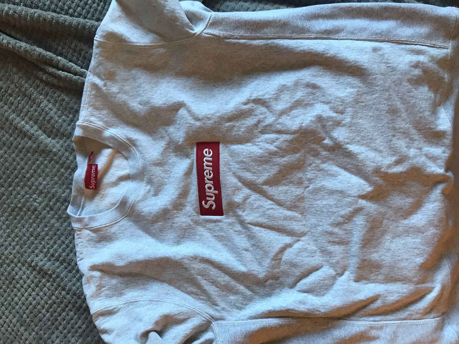 100% Authentic. Supreme Crewneck Grey Red. Size XL