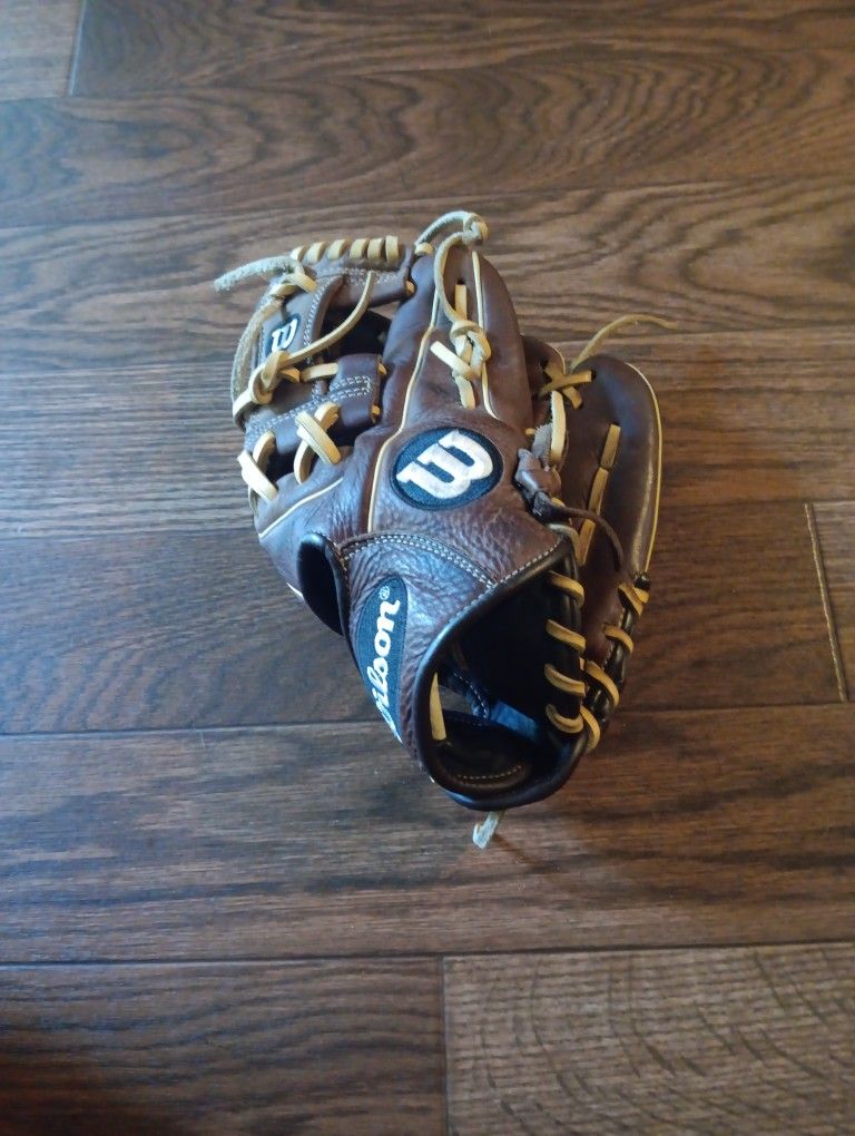 Wilson A1000 11.5 Inch Baseball Glove
