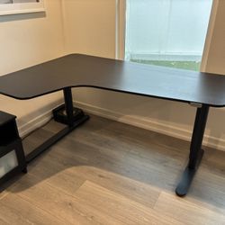 Bekant sit/stand desk