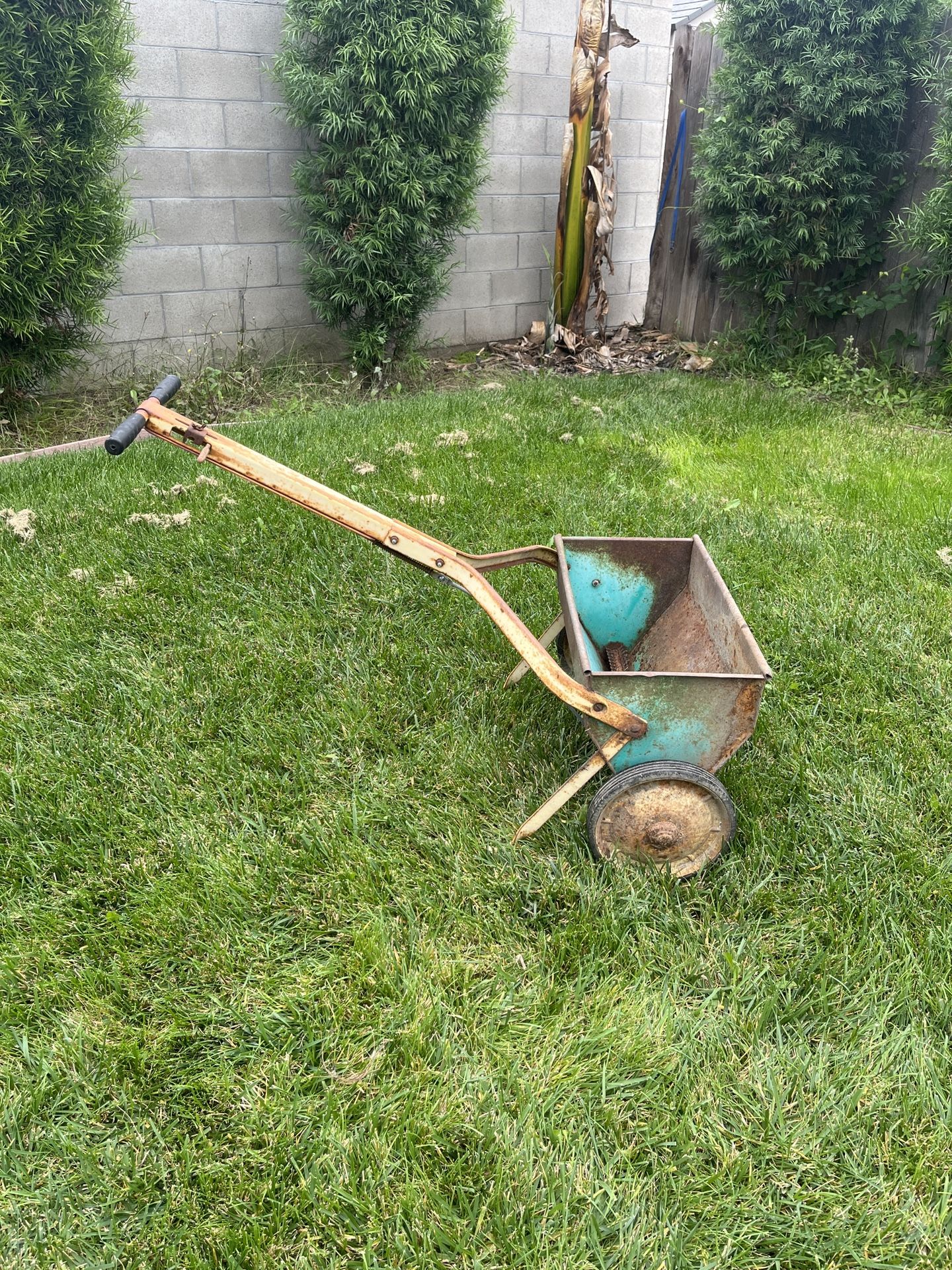 Seed And Fertilizer Spreader. Make Me An Offer.