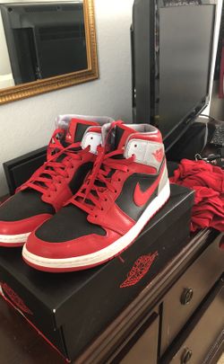 Air Jordan 1 Mids