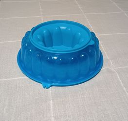 TUPPERWARE
