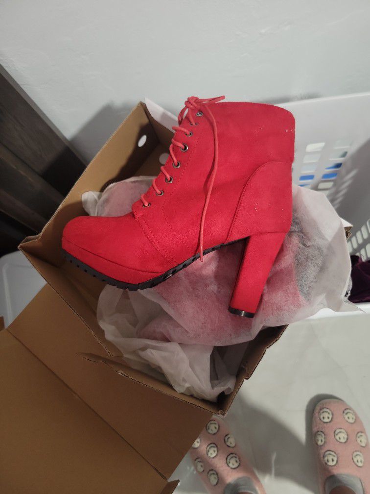 Red boots size 9 new 