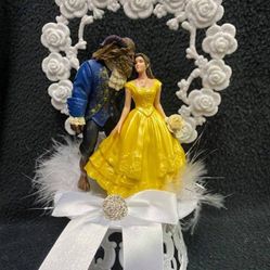 BEAUTY AND THE BEAST DISNEY BELLE 4” ACTION FIGURE TOY (PRE-OWNED)