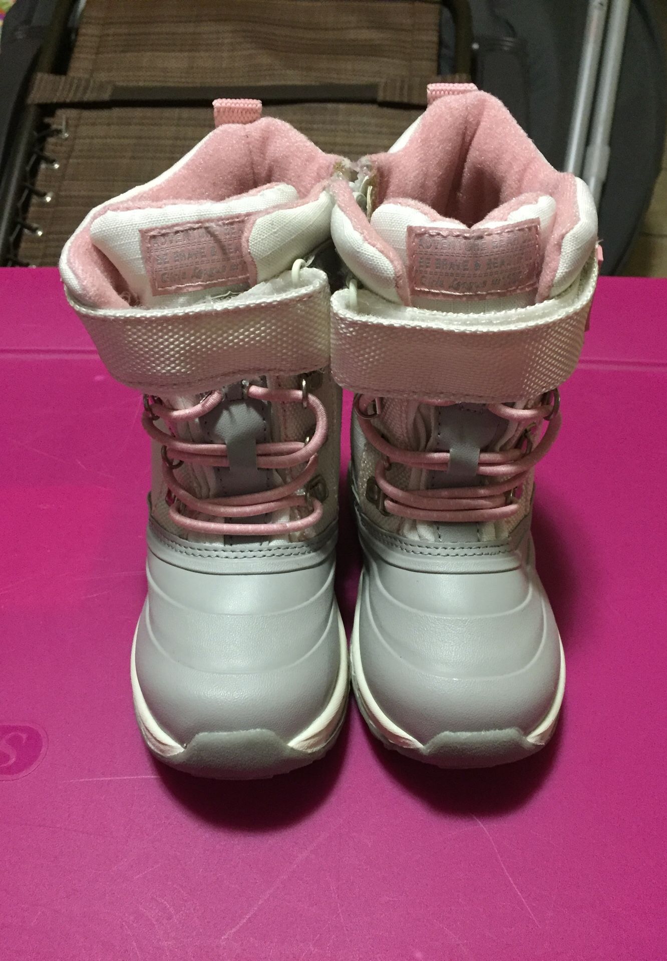 Carter’s Snow Boots Size 8 Toddler