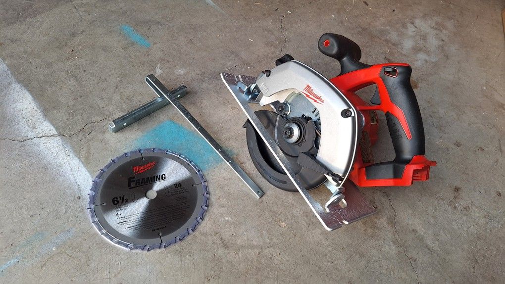Milwaukee 6-1/2" Circular Saw