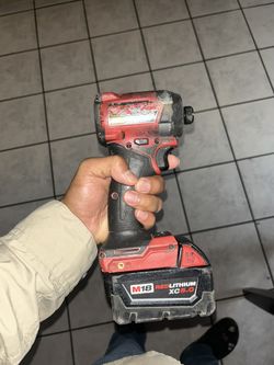Milwaukee impact and battery