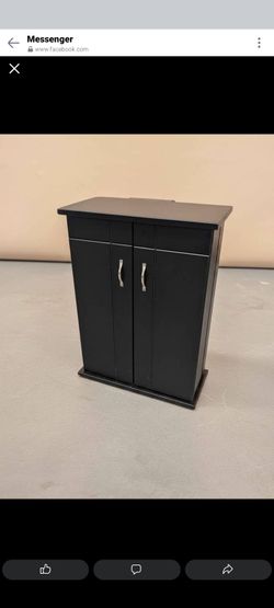 Nice little wooden piece of furniture for a small space/// Bonito mueblesito para espacio pequeñ0