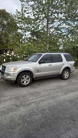 2008Ford Explorer XLT fully loaded