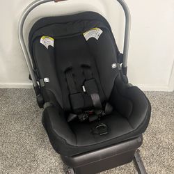 Nuna PIPA Infant Car Seat w/ Base – Black | Excellent Condition