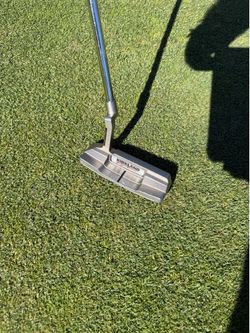 KIRLAND KSI putter with a new Grip