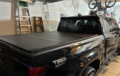Toyota Tacoma Tri Fold Bed Cover