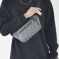 Men’s Chest Bags 