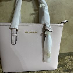 New Michael Kors Purse