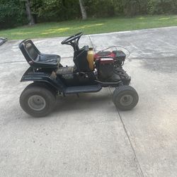 MTD Lawn Tractor By Lowes - 1997