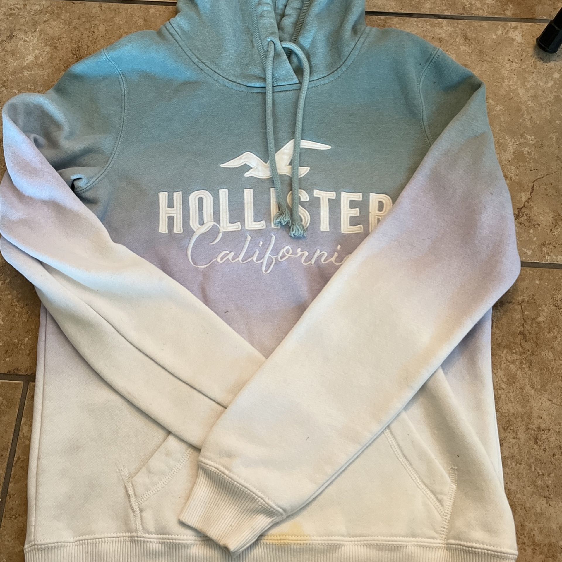 multi color Hollister hoodie Women s for Sale in Tulare CA OfferUp
