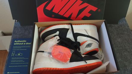 Nike Air Jordan 1 Electro Orange SBB4. 0   Size 6Y