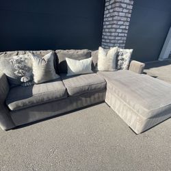 Free Delivery Sectional Sofa Couch (Reversable Chaise)