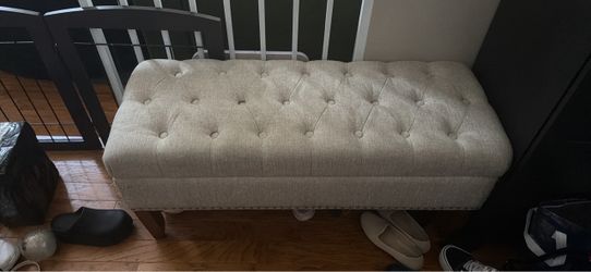 Tufted Upholstered Bench with Nailhead Trim