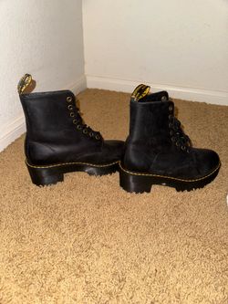 Offers Accepted- Dr. Martens Shriver Hi Boots