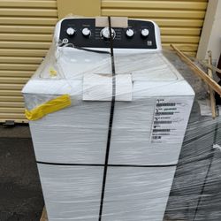 GE 4.5 cu. ft. Capacity Washer with Stainless Steel Basket, Cold Plus and Wash Boost