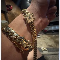 10k Gold Cuban Link Chain 