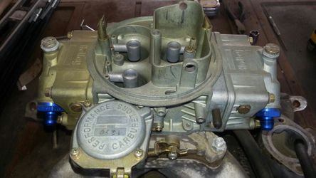 Holley 750 cfm Carburetor