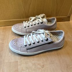 Ladies Taos Zipster Shoes