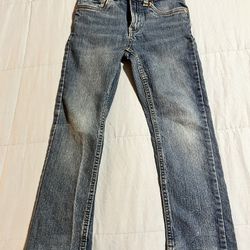 Young boys Levi’s denim jeans size (6)