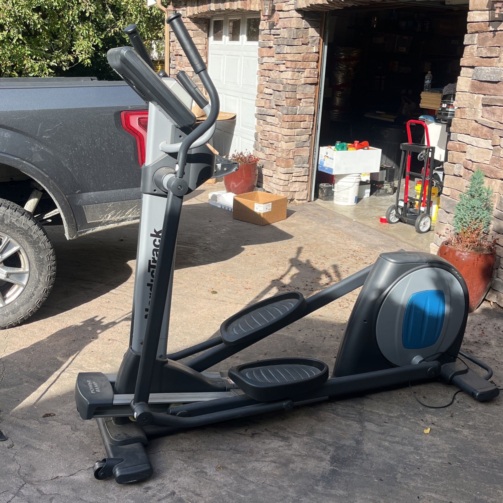 Elliptical - NordicTrack Commercial 1300