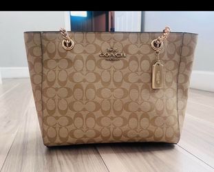 Coach tote new