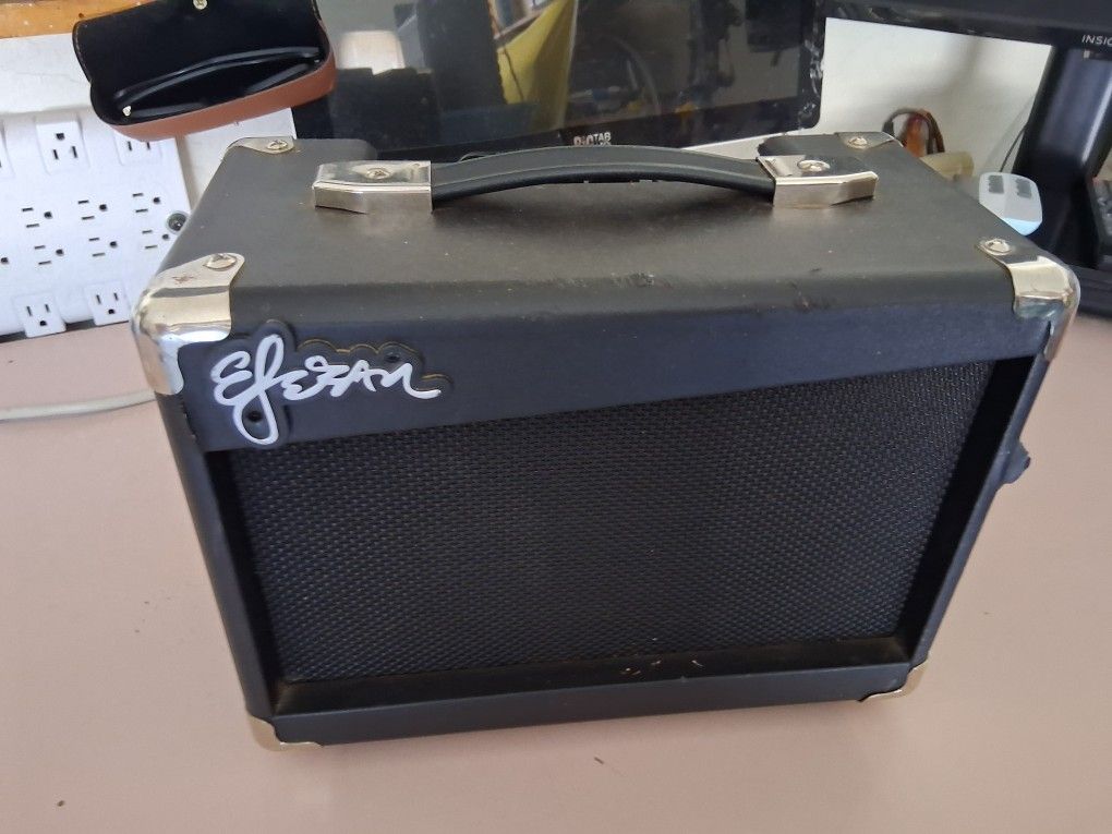 Tiny Small Amplifier G10 Lots Of Power Works Great!$35 Firm