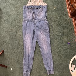 Cute jump suit size 6
