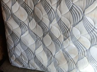 Full size bed
