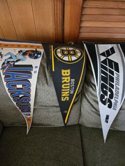 6 vintage sports pennants