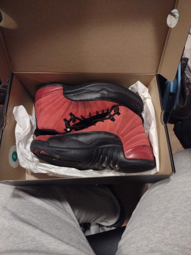 Jordan 12 Reverse Flu Game Size 7.5