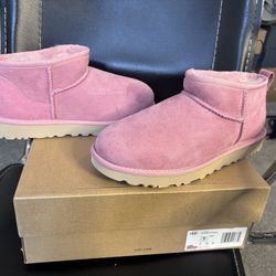 Ugg Mini Boot Sz 7 W