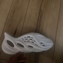 Replica Foam Runners