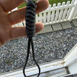 PARACORD SNAKE KNOT LANYARD