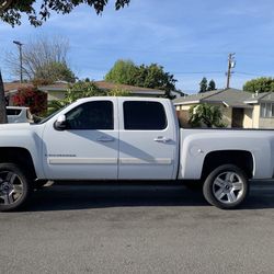 Chevy Silverado California Edition 20” Rims – OEM w/ Center Caps