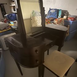 Vanity table With Chair H 53” x w38” d18”