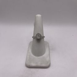 14kt Gold Diamond Engagement Style Ring 