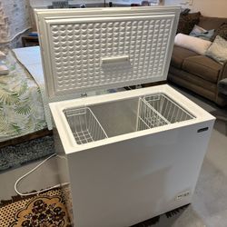 Magic Chef Chest Freezer (barely Used)